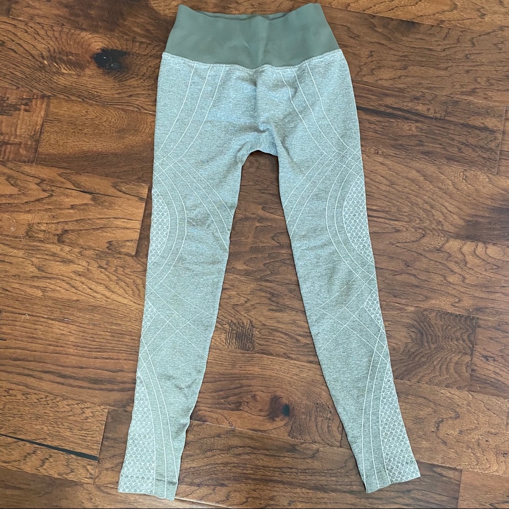 Nux: Faint Hearted Yoga Legging